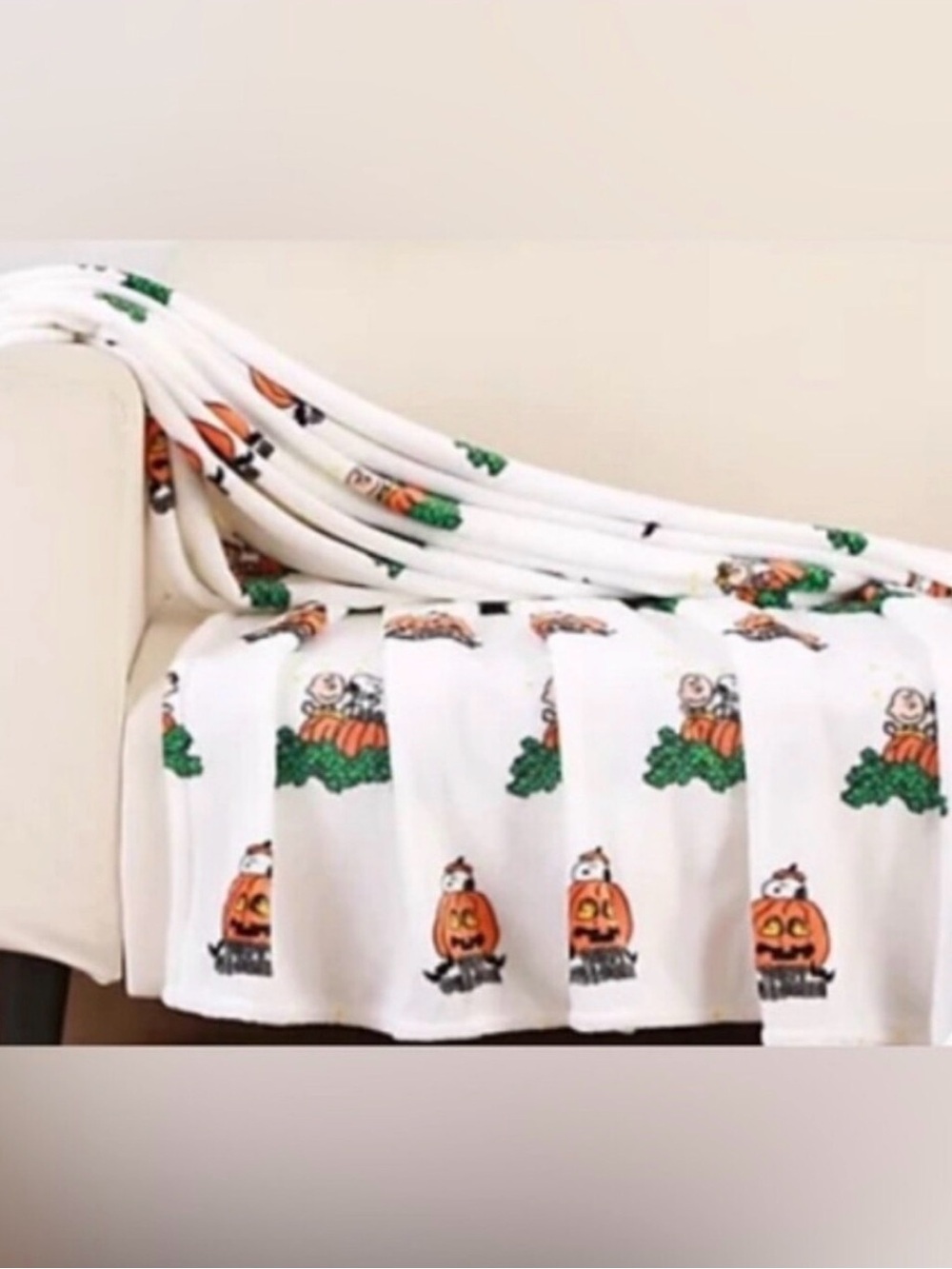 New Peanuts Halloween Plush Throw Blanket - White with Orange & Green Accents